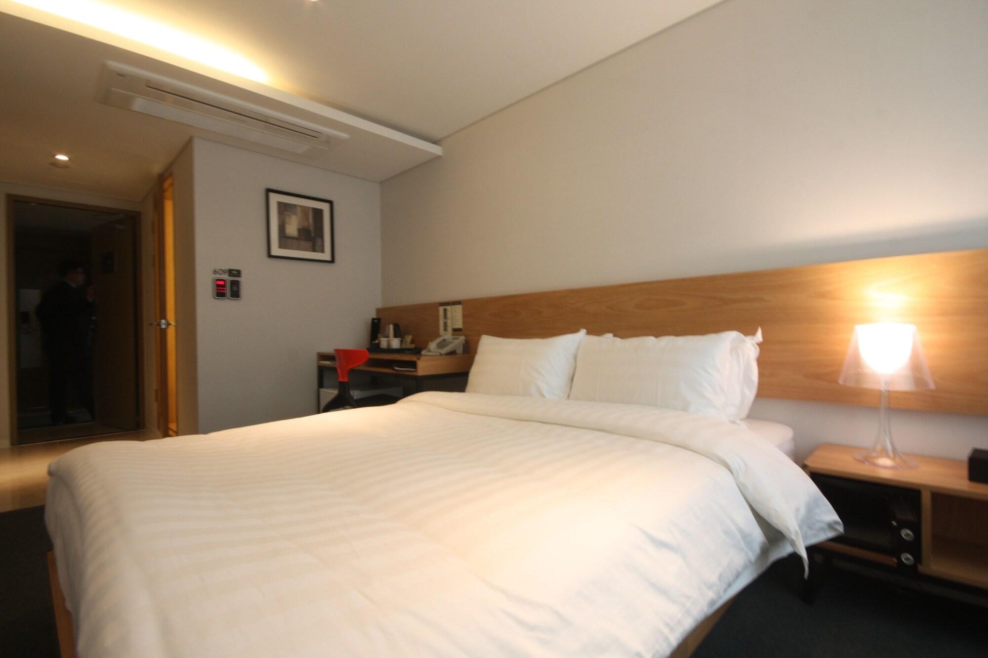 I.T.W Hotel Seoul Bagian luar foto